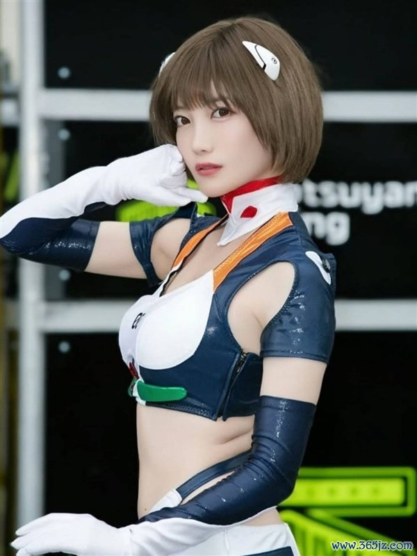 日本赛车女郎Cos初代女神绫波丽 身高腿长太顶了